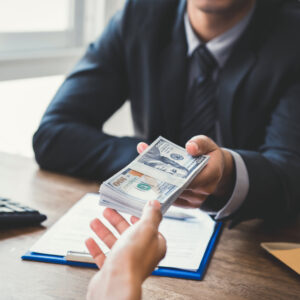 個人間送金で検討すべき法律「資金移動業」５つの注意点を弁護士解説